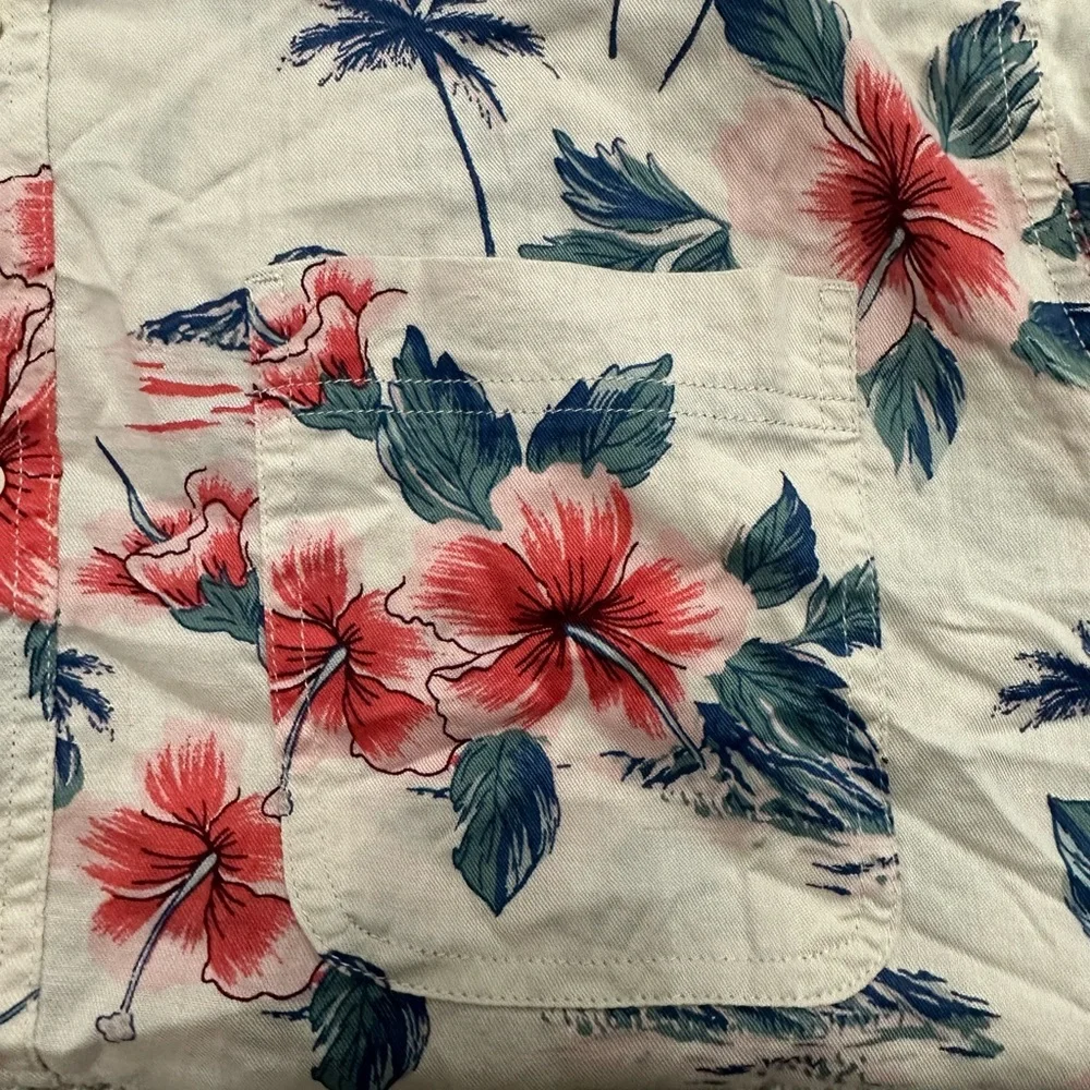 AE Floral Hawaiian Shirt - Picture 2 of 5